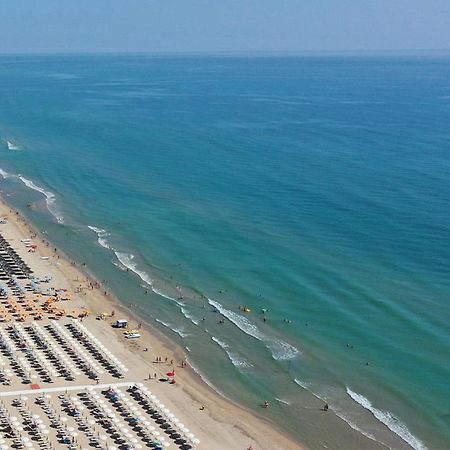 Hotel Corallo Джулианова Экстерьер фото