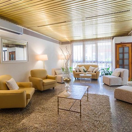 Hotel Corallo Джулианова Экстерьер фото