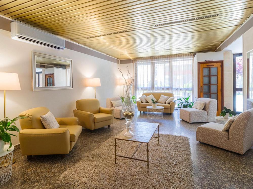 Hotel Corallo Джулианова Экстерьер фото